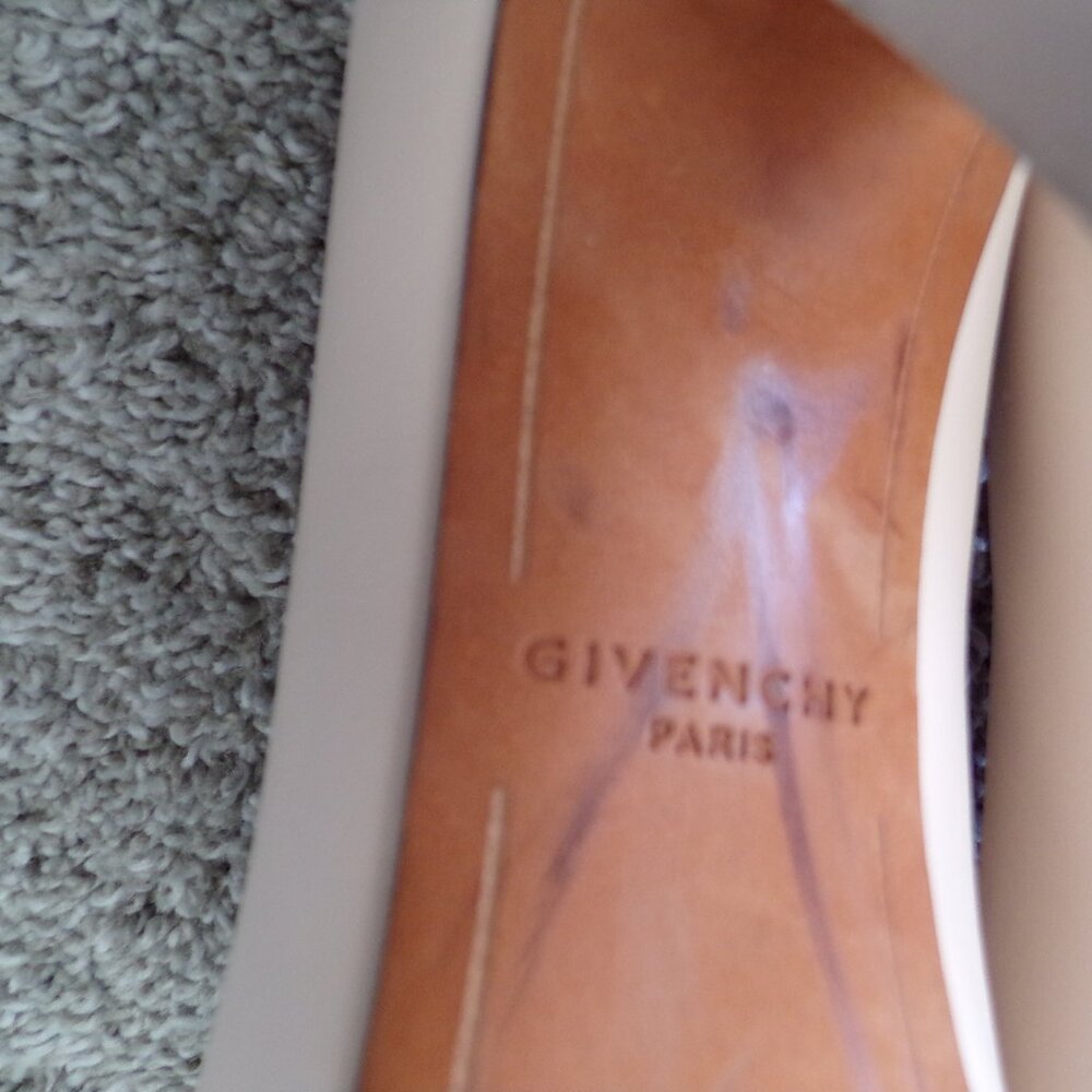 Givenchy leather cream pumps 40 made in ITALY - Picture 9 of 12